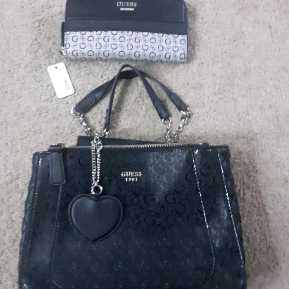 New black guess purse w/nwt wallet